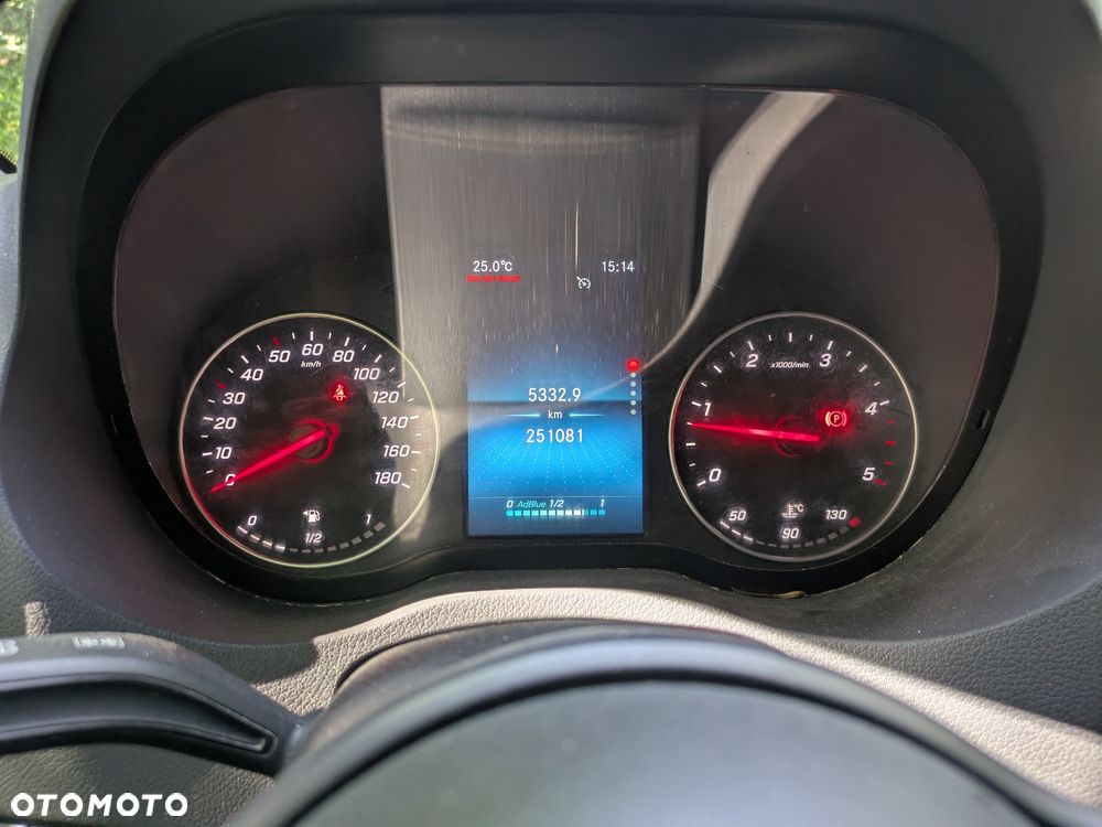 Mercedes-Benz Sprinter - 8
