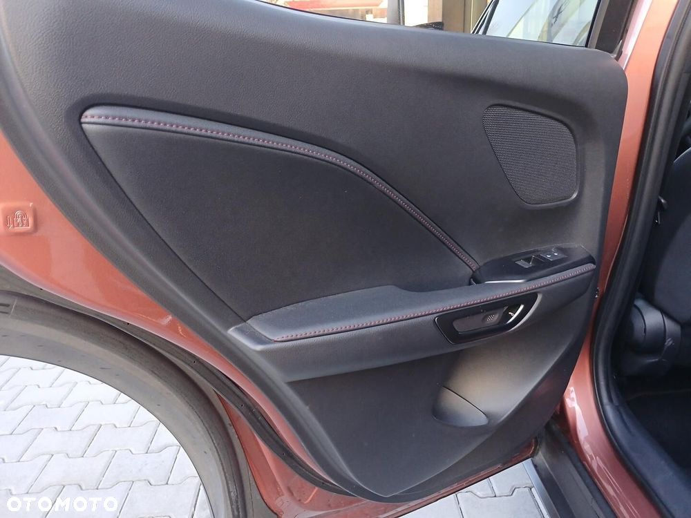 Lexus LBX 1.5 Hybrid Emotion - 25