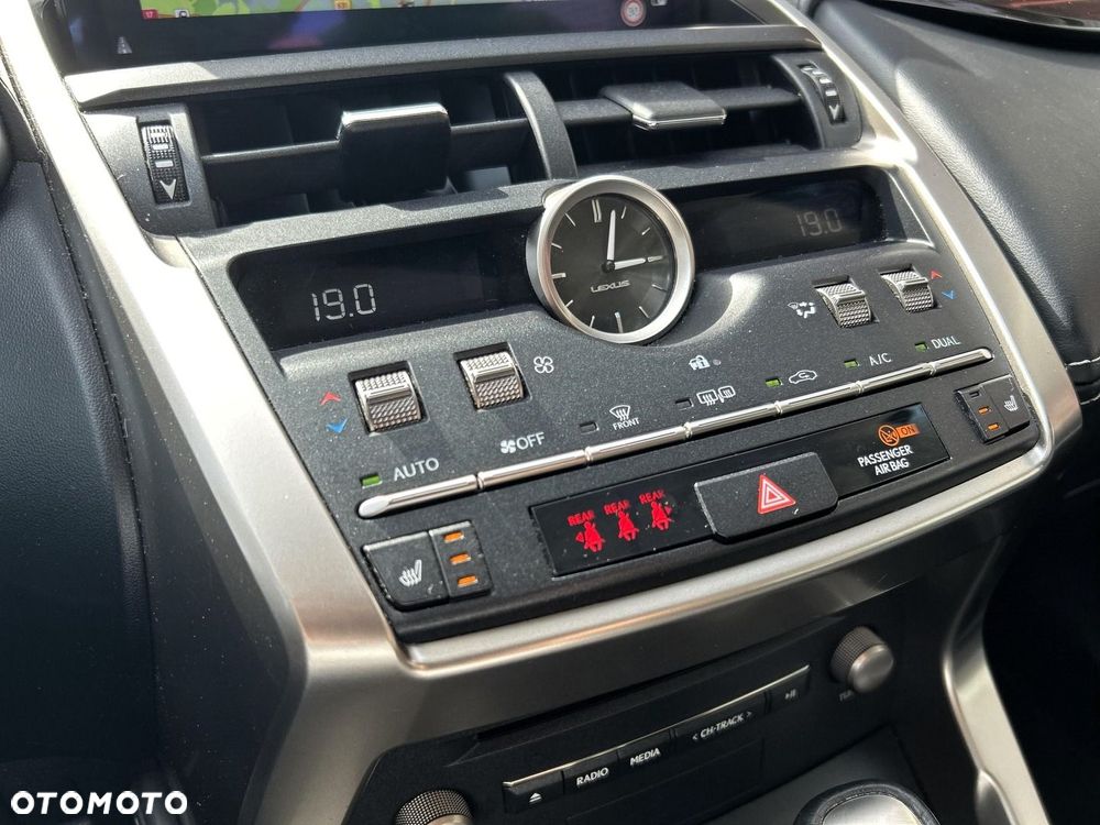 Lexus NX 300h Elegance AWD - 18