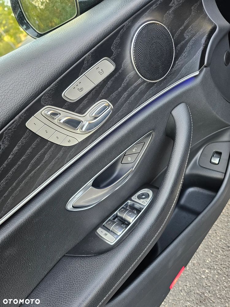 Mercedes-Benz Klasa E 200 9G-TRONIC - 23