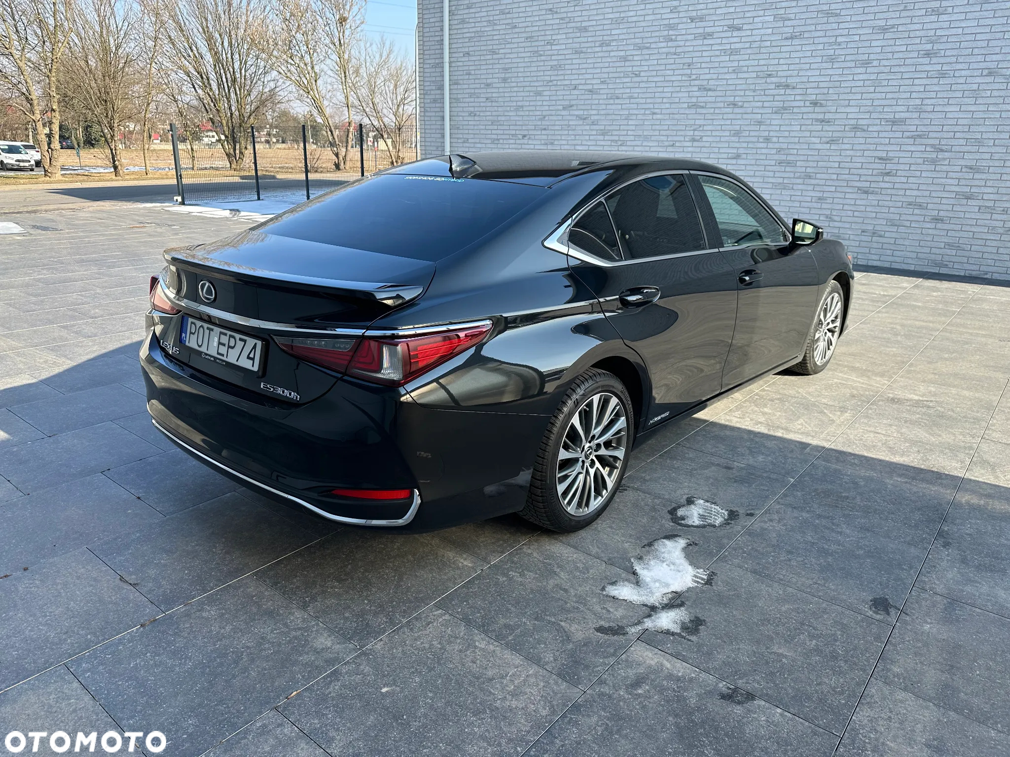 Lexus ES 300h Business Edition + - 3