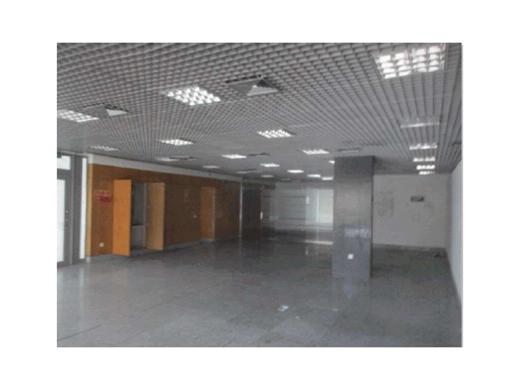 Loja com 330 m2 em Abrantes - Grande imagem: 2/5