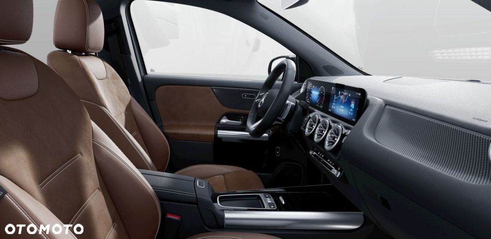 Mercedes-Benz GLA - 9
