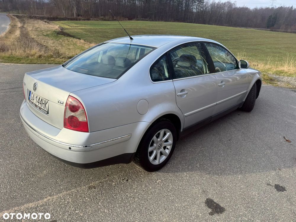 Volkswagen Passat 1.9 TDI Comfortline - 9