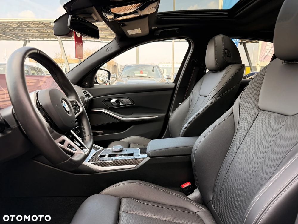 BMW Seria 3 320d xDrive M Sport - 29