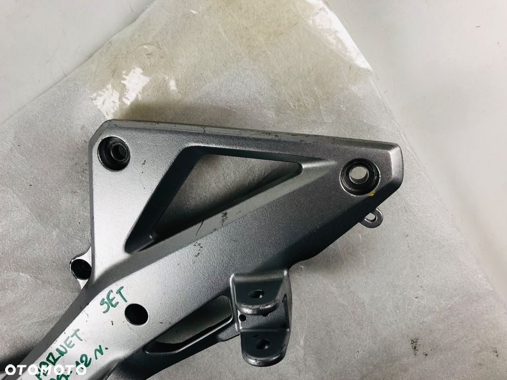 Honda Hornet 600 09-12 set podnóżek prawy - 2