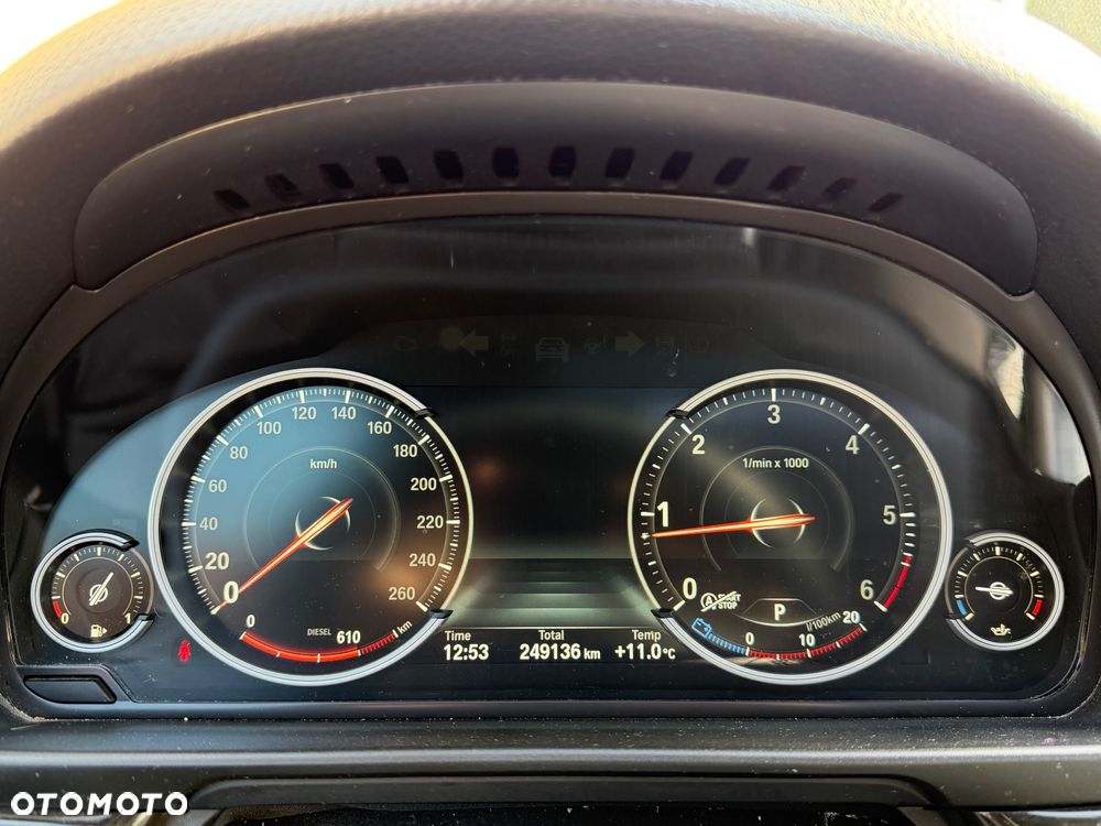 BMW Seria 5 520d Efficient Dynamics Edition - 32