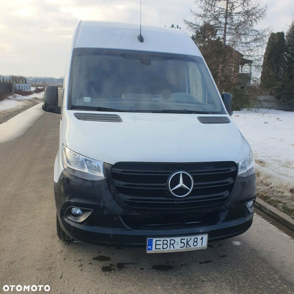 Mercedes-Benz Sprinter - 2