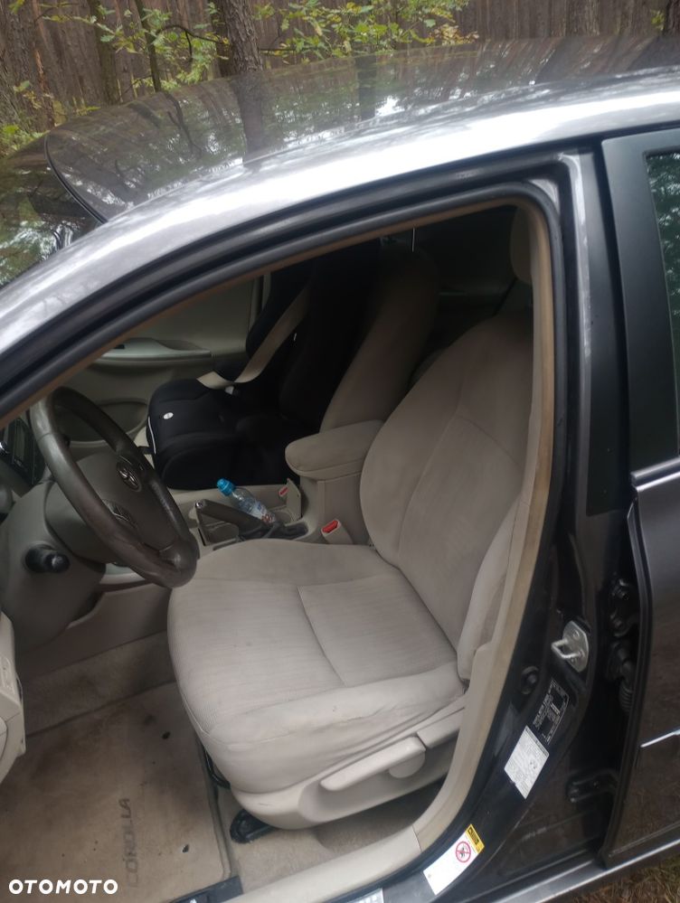 Toyota Corolla - 4
