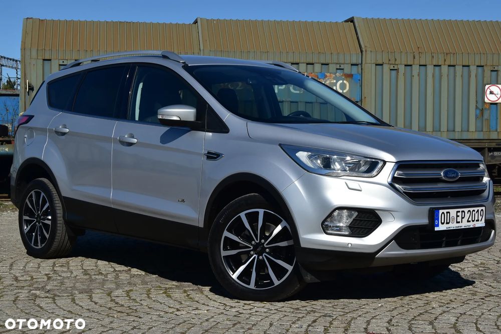 Ford Kuga 1.5 EcoBoost 4x4 Titanium - 3