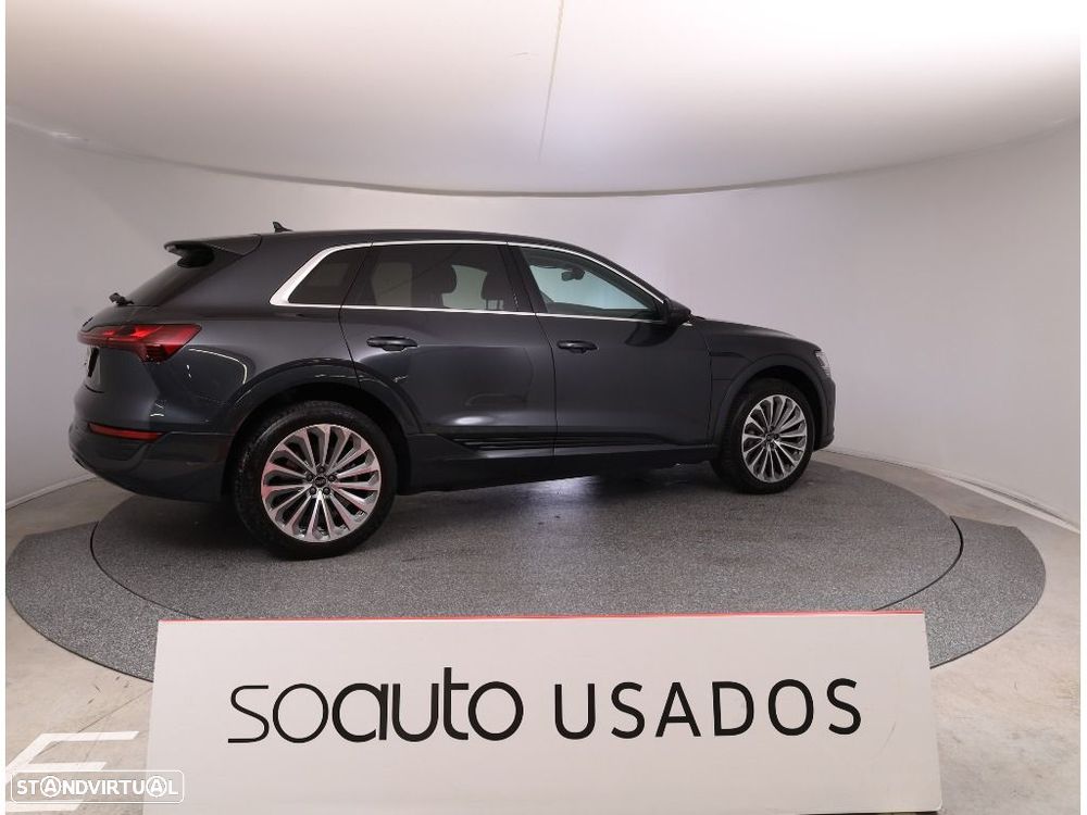 Audi Q8 e-Tron 55 quattro Advanced - 16