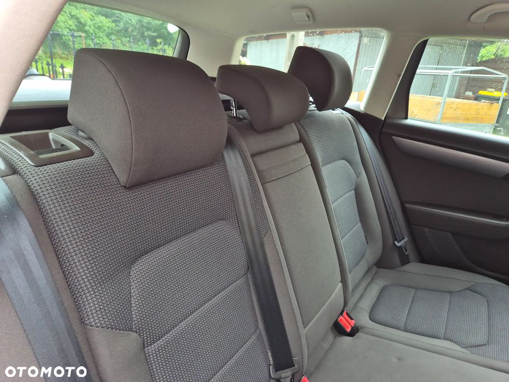Volkswagen Passat 2.0 TDI Comfortline - 10