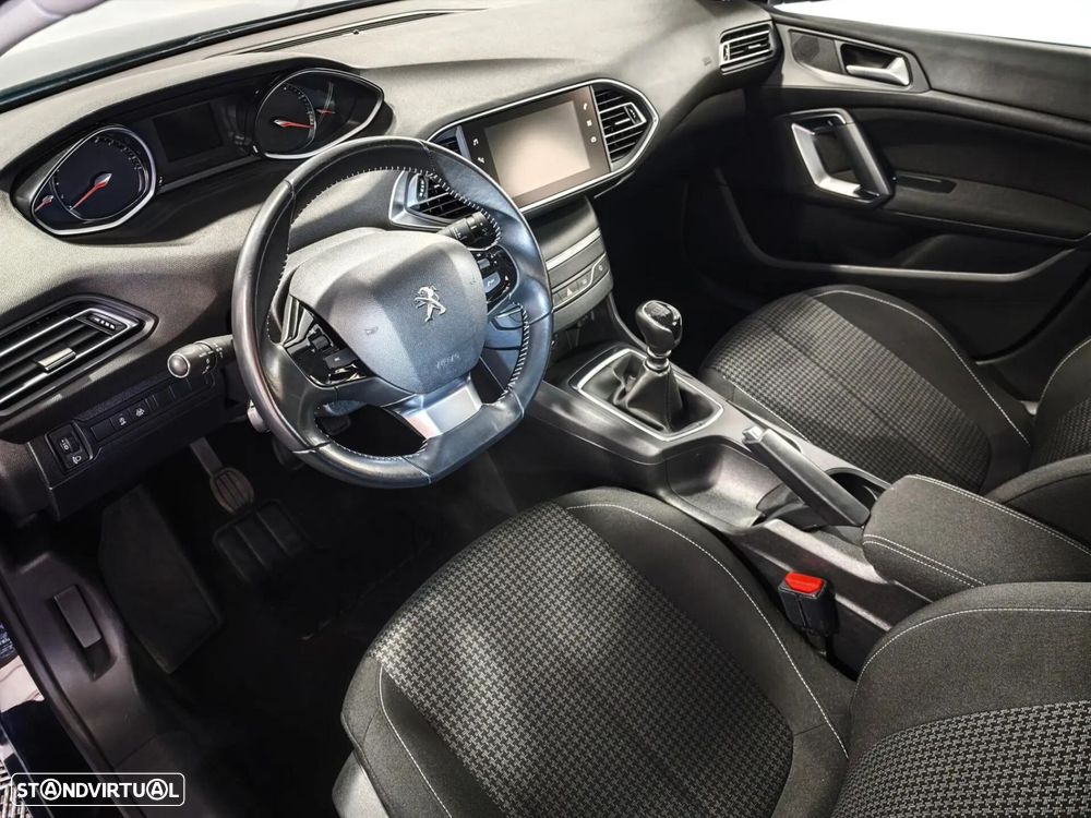 Peugeot 308 1.2 PureTech Style - 18
