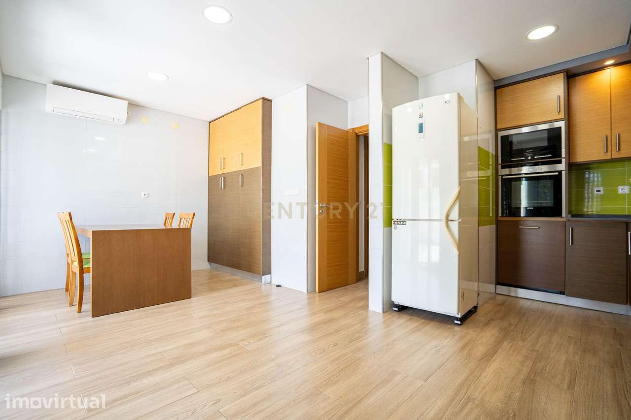 Moradia Contemporânea T4 em Santo António da Charneca - Barreiro - Grande imagem: 5/57