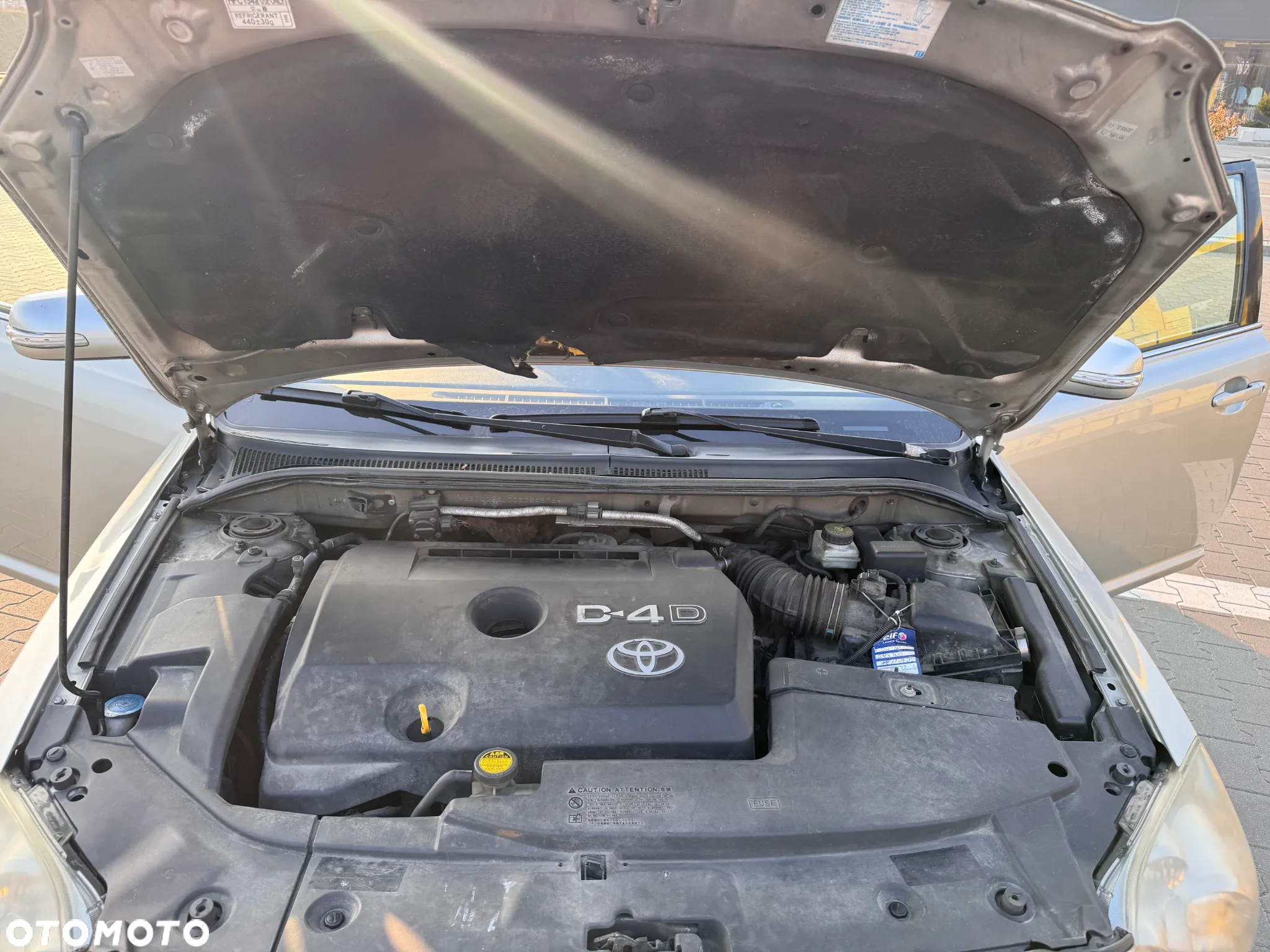 Toyota Avensis - 10