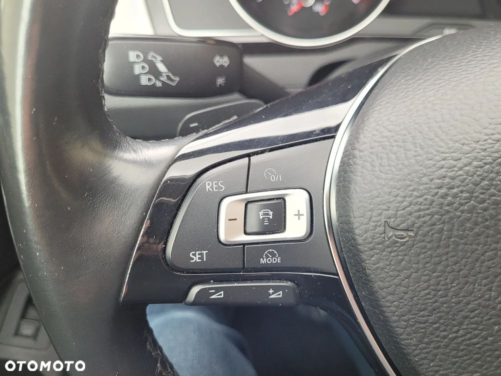 Volkswagen Passat 2.0 TDI SCR DSG Comfortline - 13