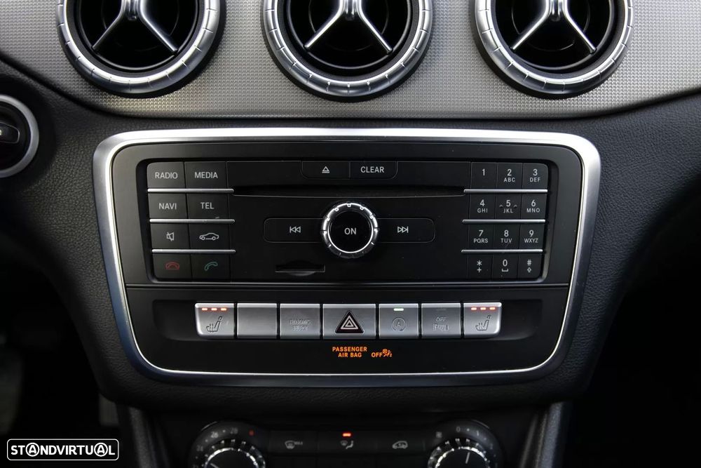 Mercedes-Benz CLA 200 d Shooting Brake AMG Line Aut. - 25