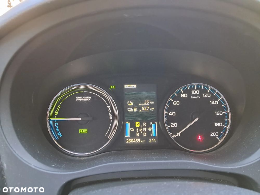 Mitsubishi Outlander Intense + - 11