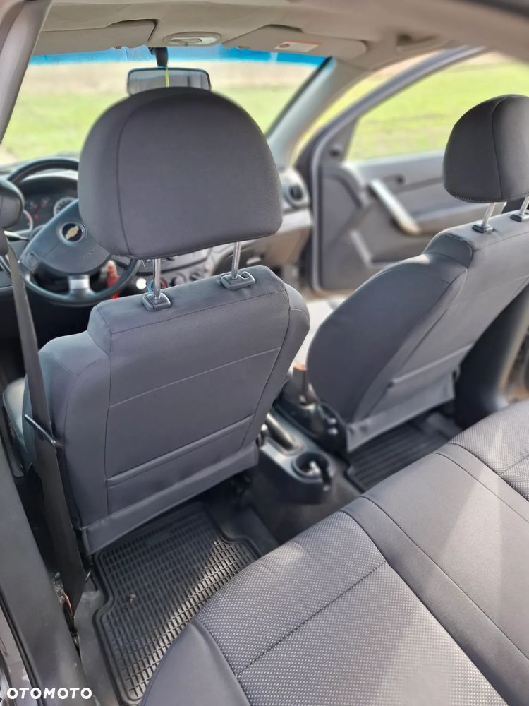 Chevrolet Aveo 1.2 16V Base - 18