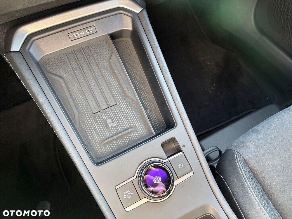 Volkswagen T-Roc - 17