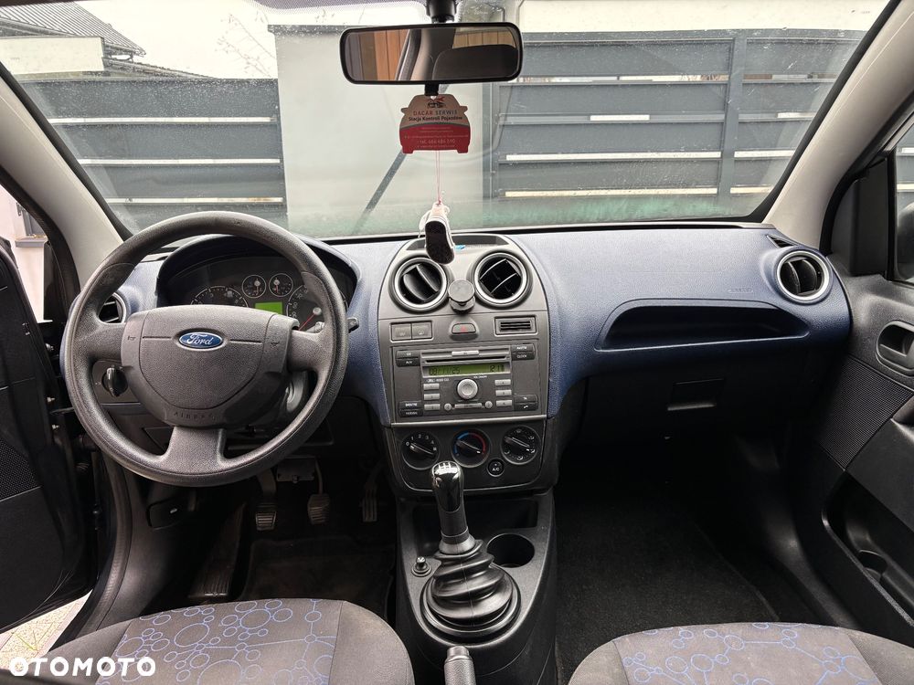 Ford Fiesta 1.3 Ambiente - 4