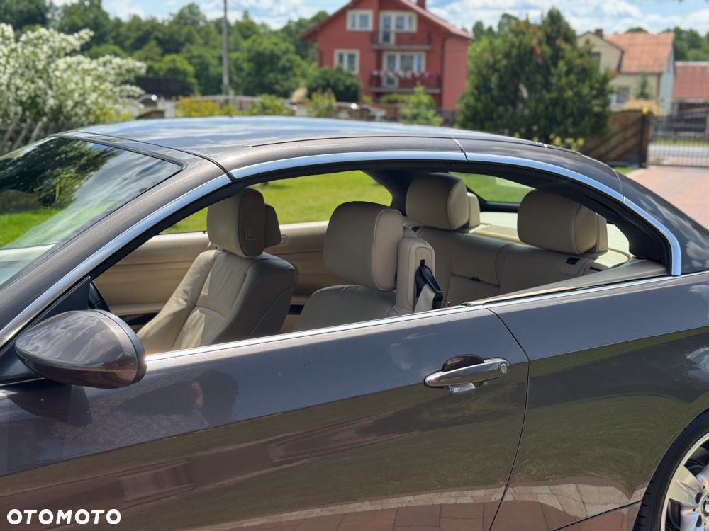 BMW Seria 3 320i Cabrio - 25