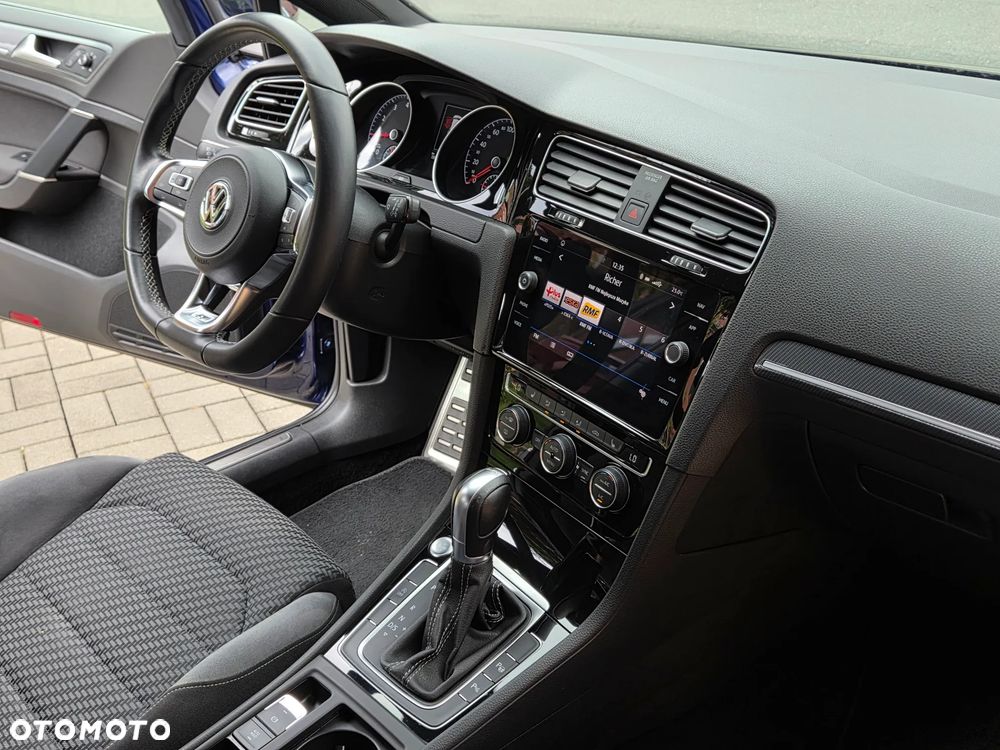Volkswagen Golf 1.5 eTSI OPF DSG R-Line - 17