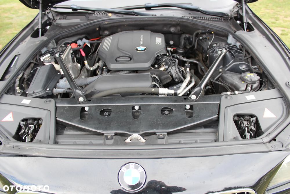 BMW Seria 5 520d Sport Line - 25