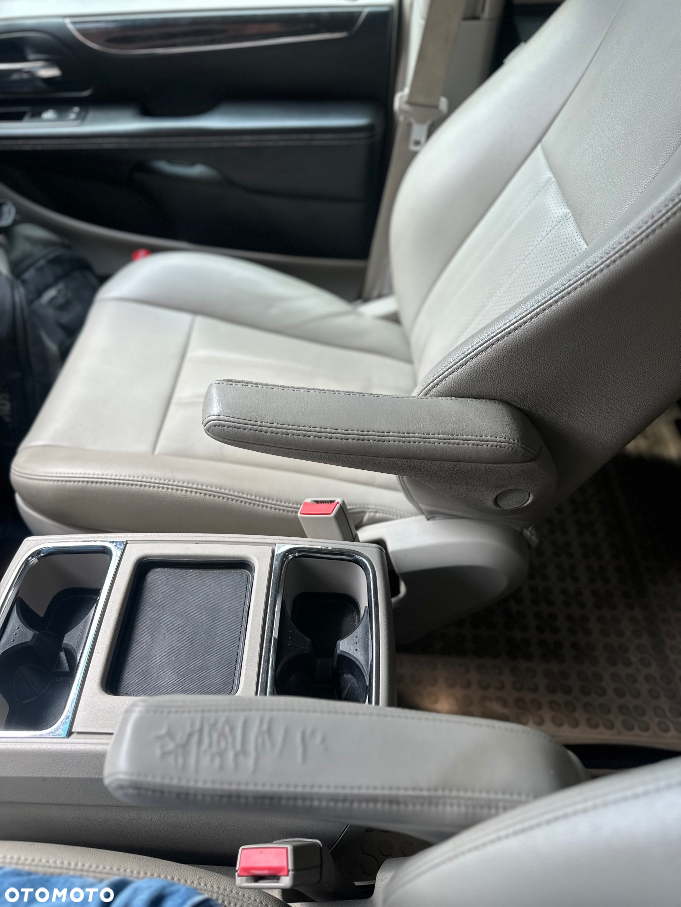 Chrysler Town & Country 3.6 Touring - 16