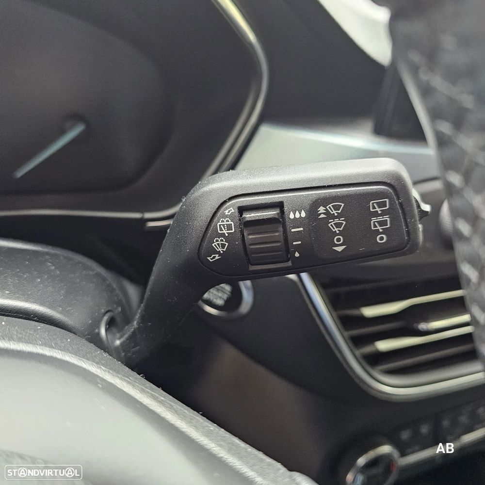 Ford Focus 1.0 EcoBoost Active - 24