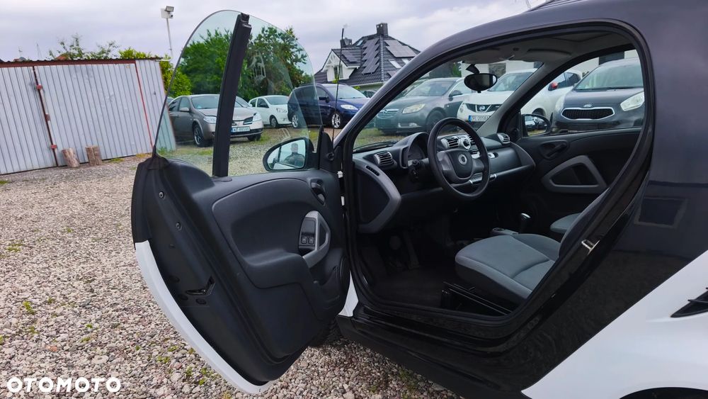 Smart Fortwo softouch black&white limited micro hybrid drive - 14