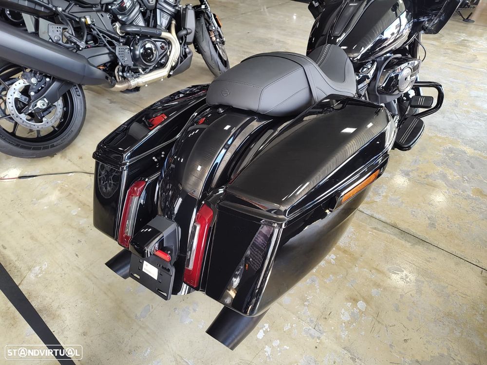 Harley-Davidson Road Glide - 16