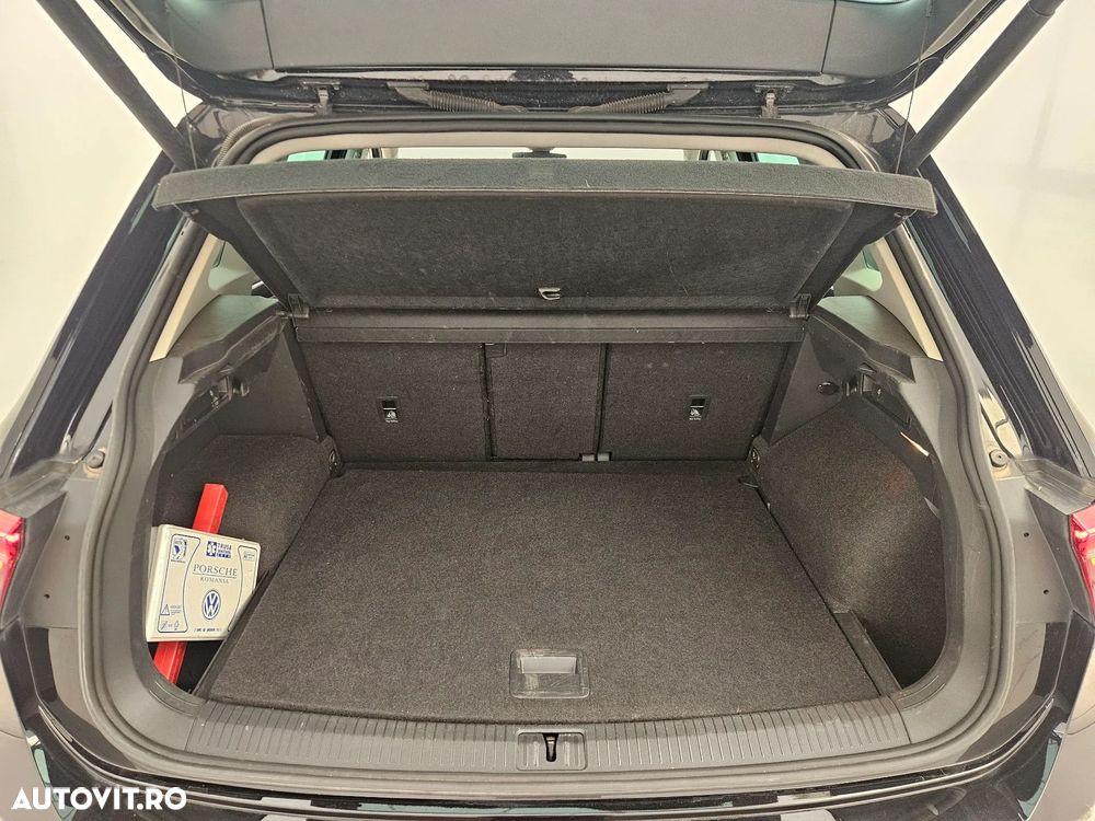 Volkswagen Tiguan - 11
