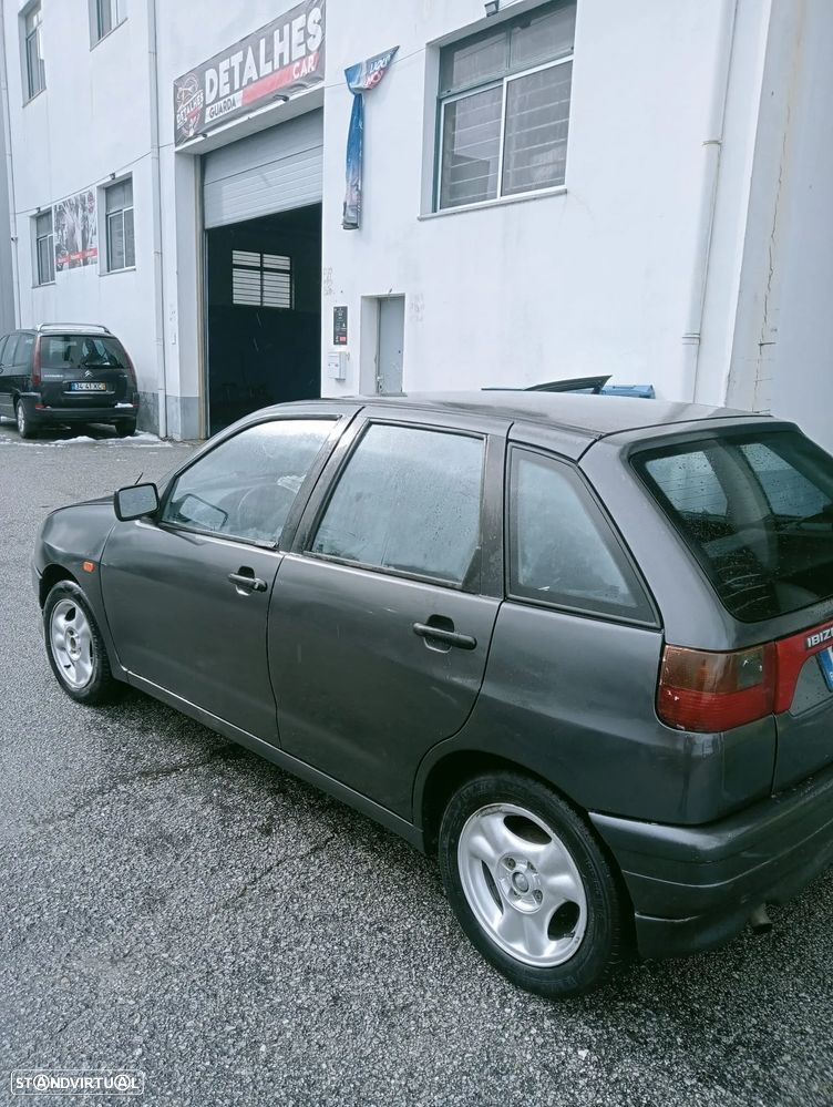 SEAT Ibiza 1.1i GLX - 1