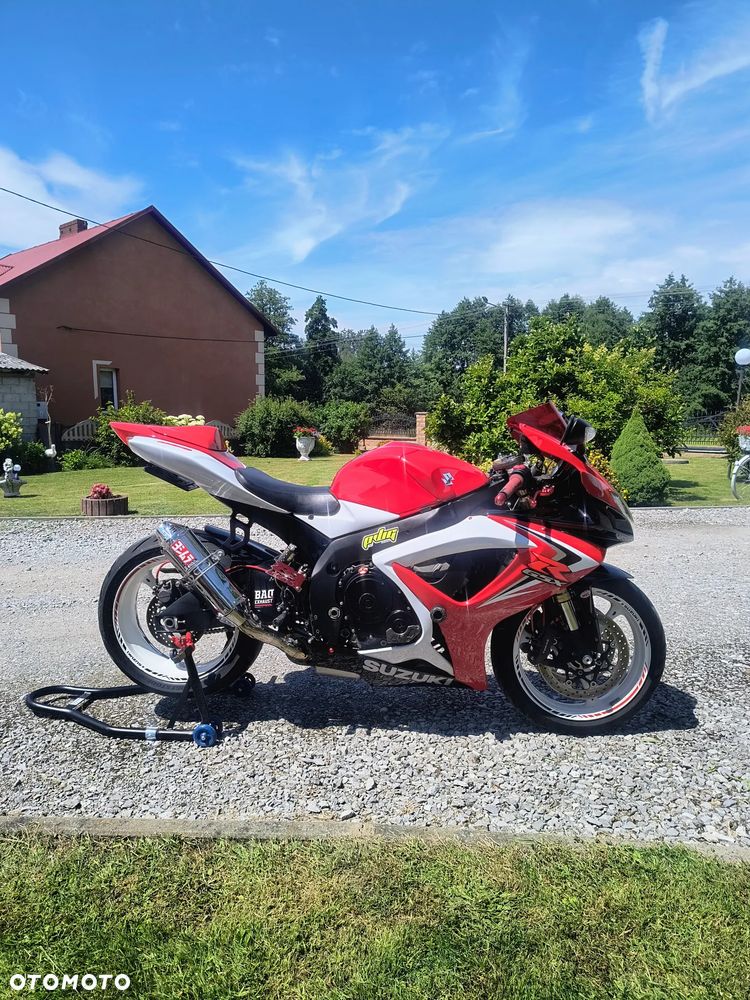 Suzuki GSX-R - 1