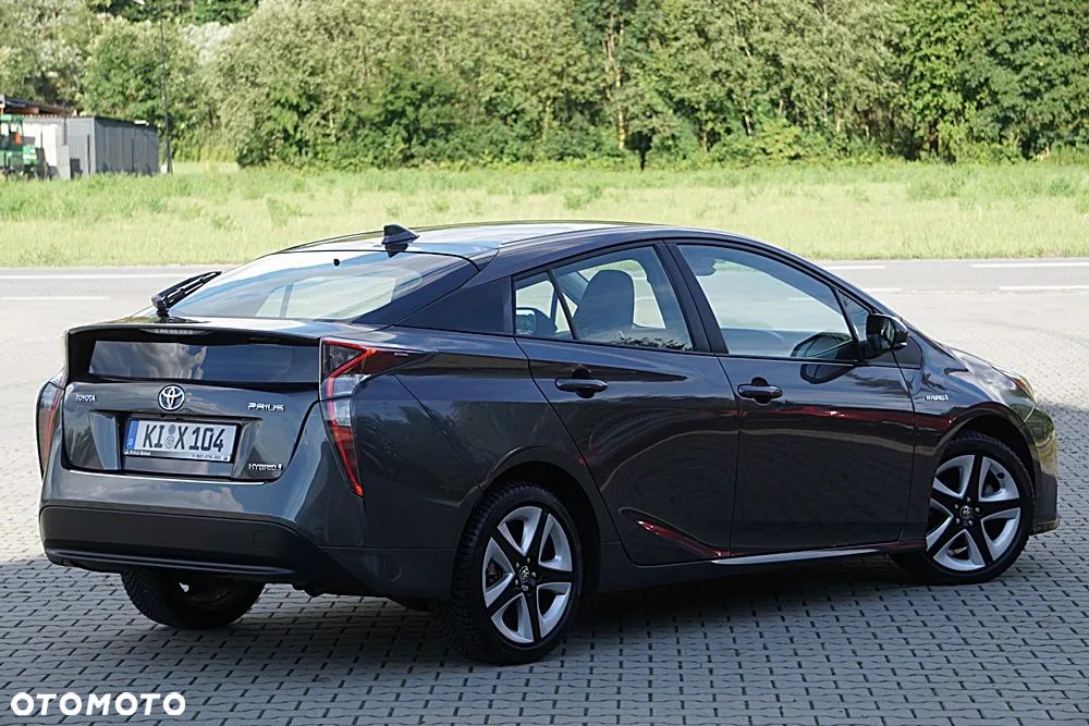 Toyota Prius Hybrid Executive - 14
