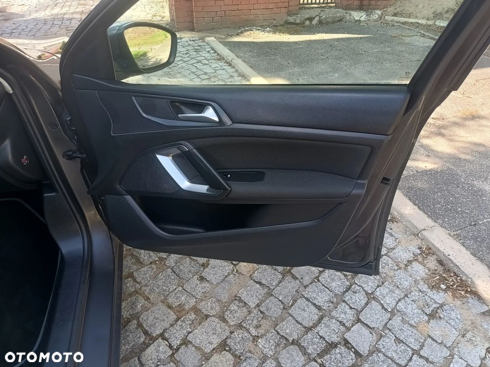 Peugeot 308 1.6 BlueHDi Allure S&S - 15