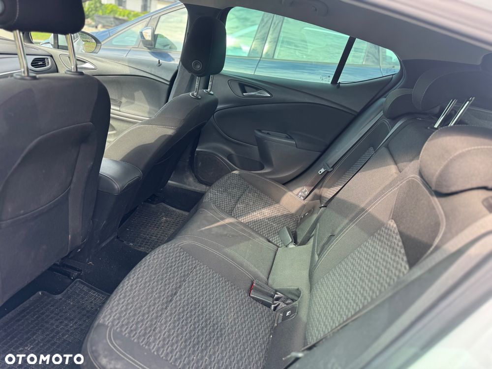 Opel Astra 1.6 D Start/Stop Innovation - 9