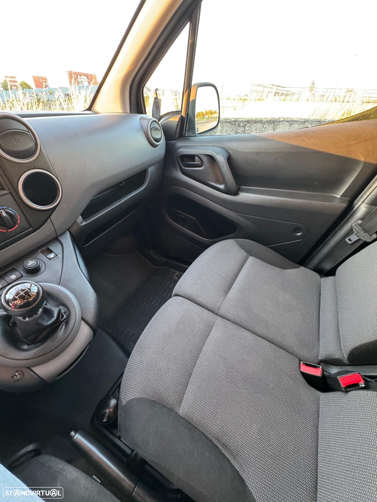 Citroën Berlingo 1.6 BlueHDI L1 3L 100cv IVA DEDUTÍVEL - 15