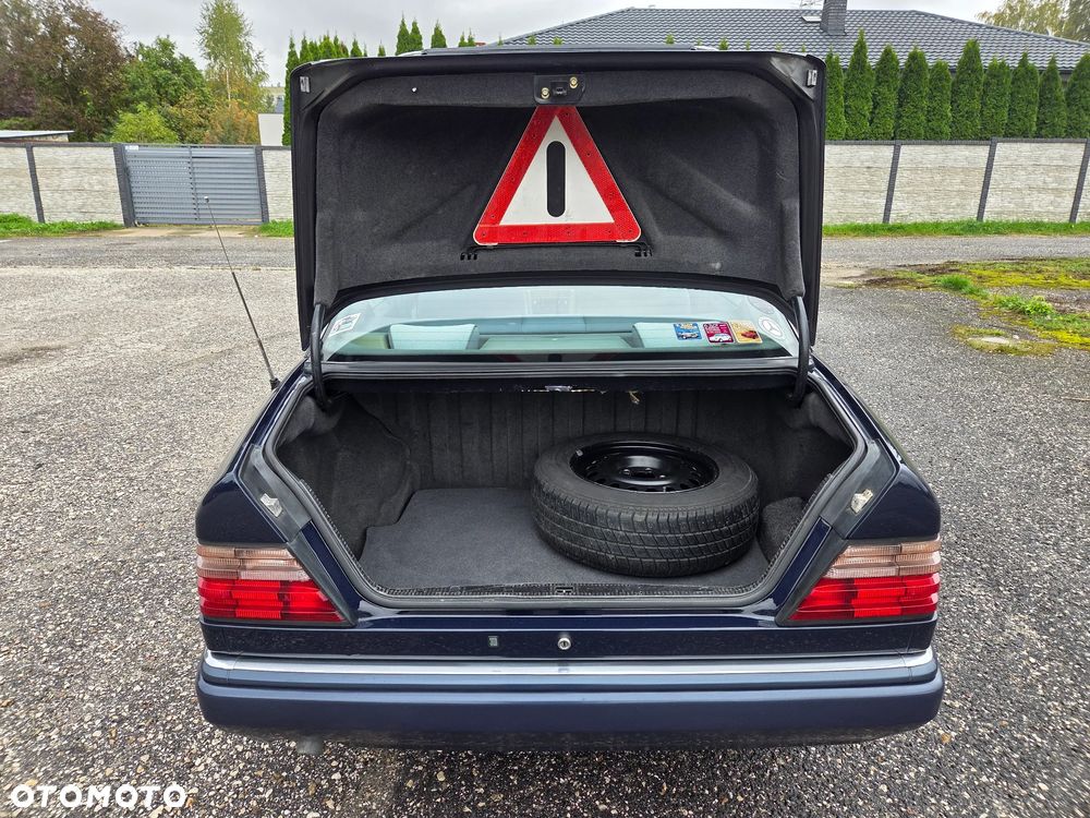 Mercedes-Benz Klasa E - 21