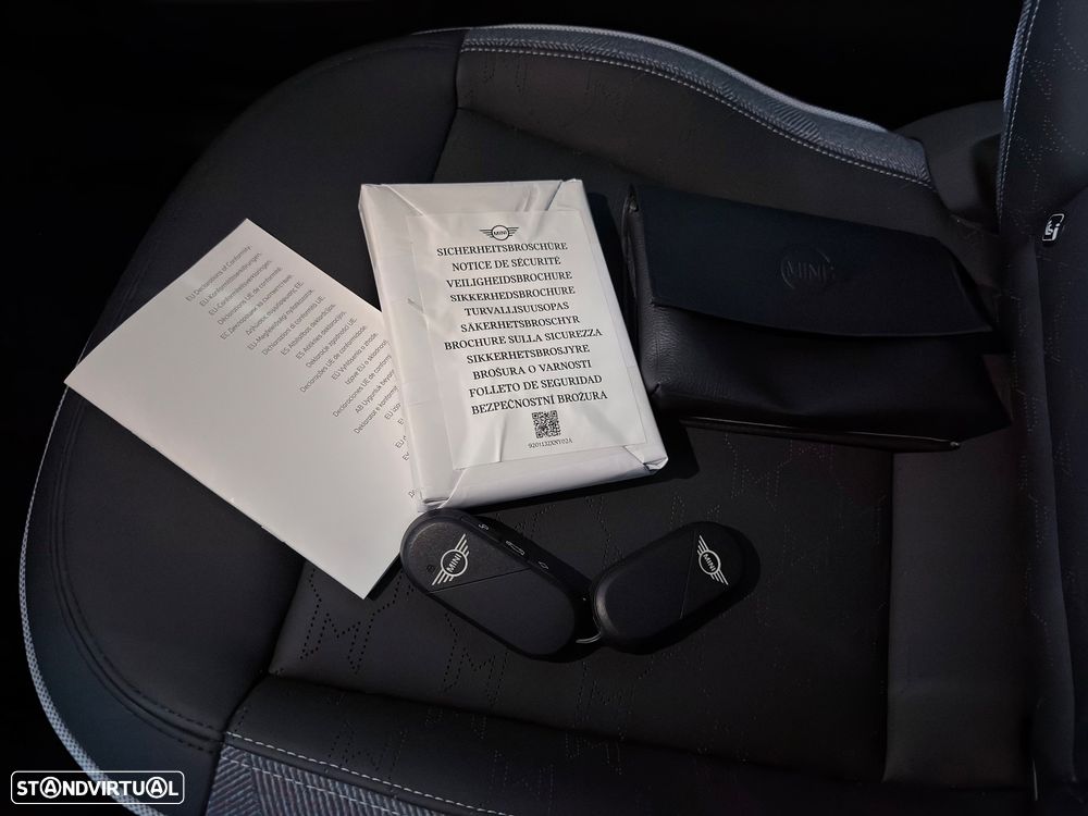 MINI 3 Portas Cooper E Favoured L - 30