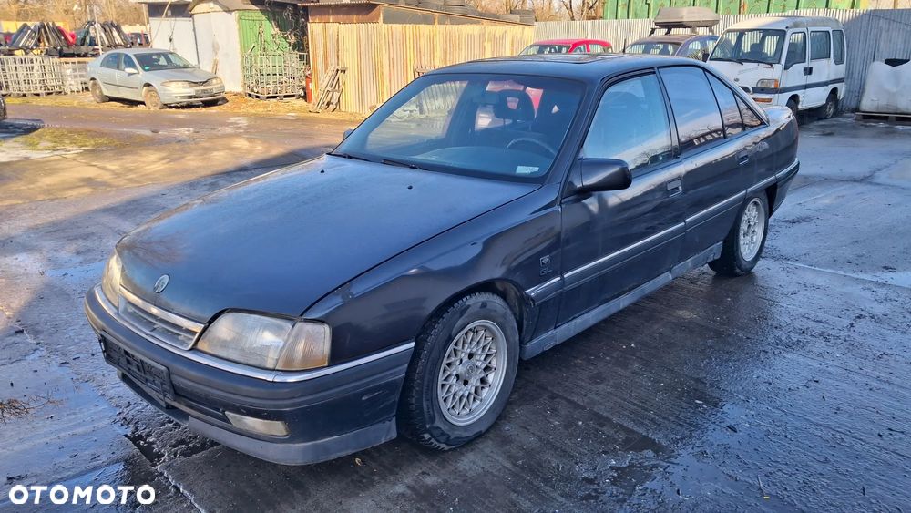 Na części Opel Omega A 2.6 12v DUAL RAM silnik C26NE skrzynia Maska Zderzak Drzwi Klapa Szyba Fotel Kanapa Lusterko Lampa Przód Tył Zestaw Komplet Błotnik Grill Atrapa Pas Boczki Kokpit Deska Rozdzielcza  Przełącznik Włącznik Sterownik Przewody Wiązka Instalacja Moduł Komputer Czujnik Listwa Pompa Alternator Wtryski Głowica Rozrusznik Kompresor Sprzęgło Dwumas  ABS Klimatyzacji Paliwa Wspomagania Kolektor Turbina Przepustnica Zawór Chłodnica Koło Hak Belka Sanki Zawieszenie Mcpherson Półoś Amortyzator Wydech Tłumik Zacisk Most - 1