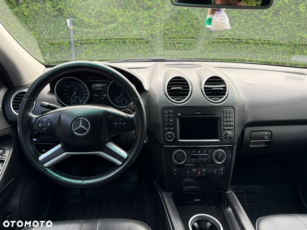 Mercedes-Benz ML - 8