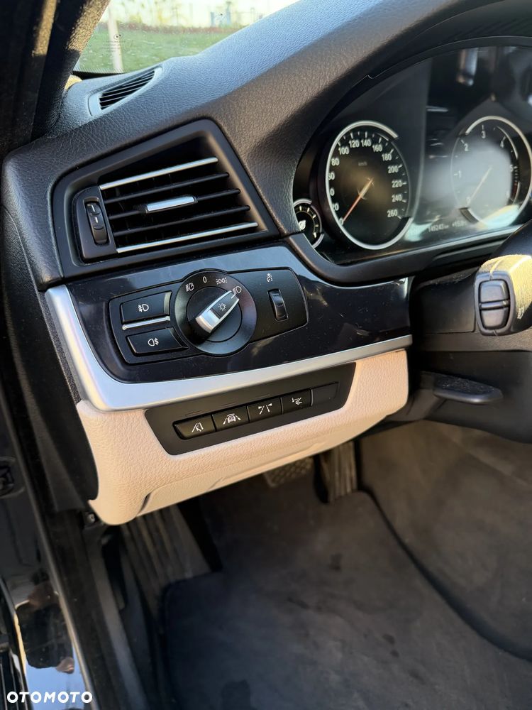 BMW Seria 5 520d - 12
