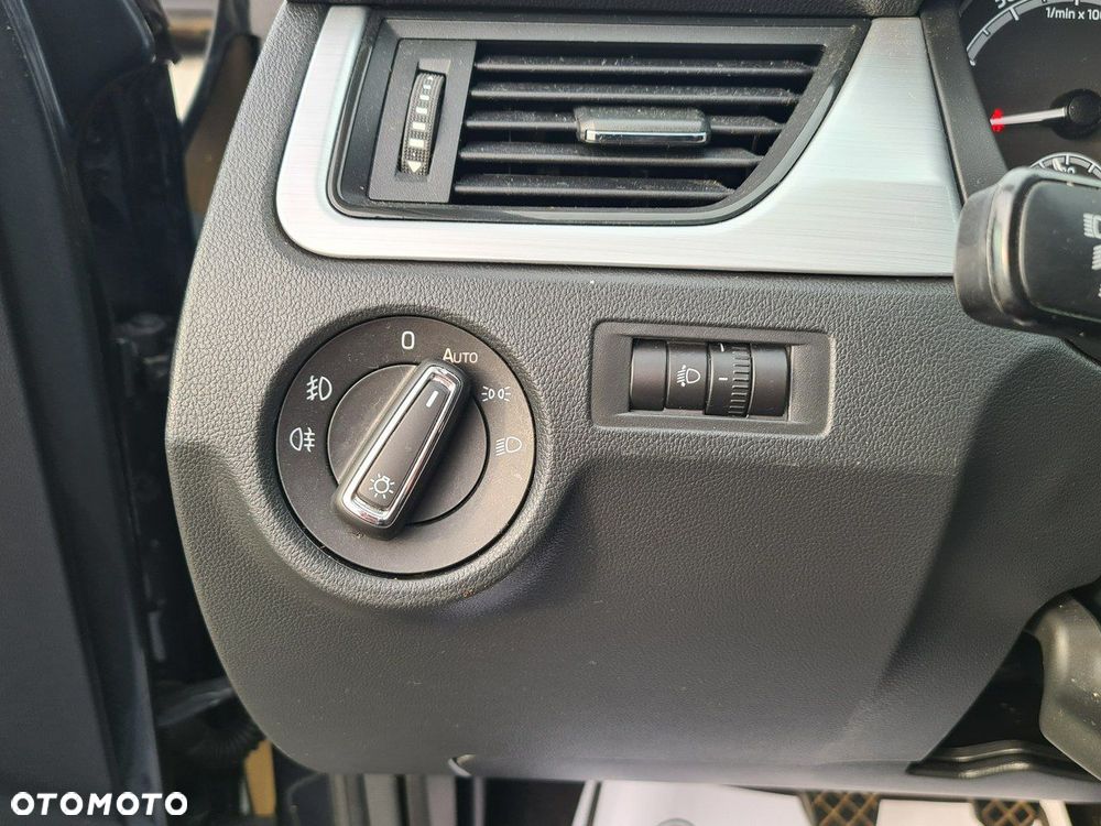 Skoda RAPID 1.0 TSI Ambition - 21