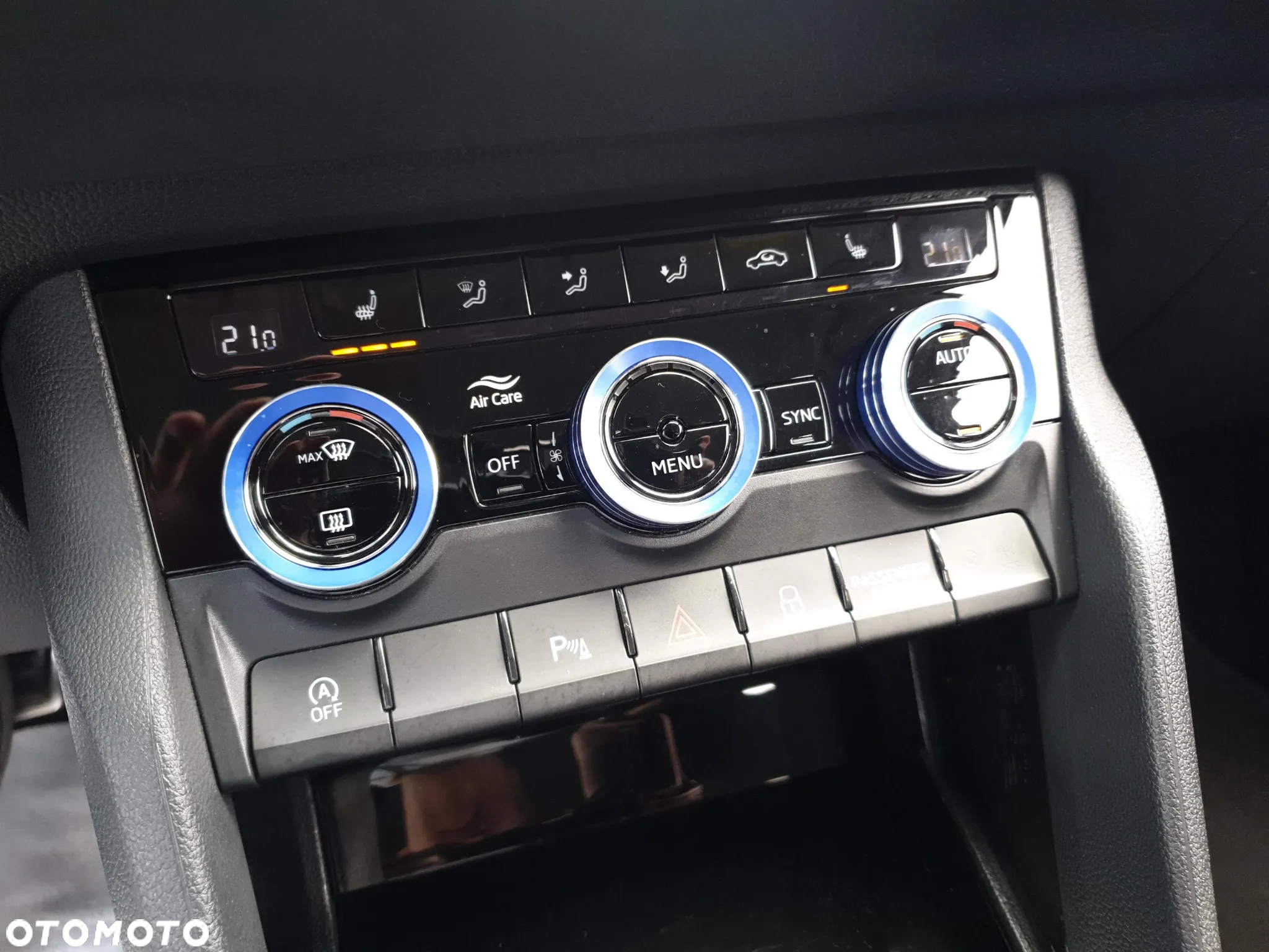Skoda Karoq 1.5 TSI ACT 4x2 Style DSG - 23