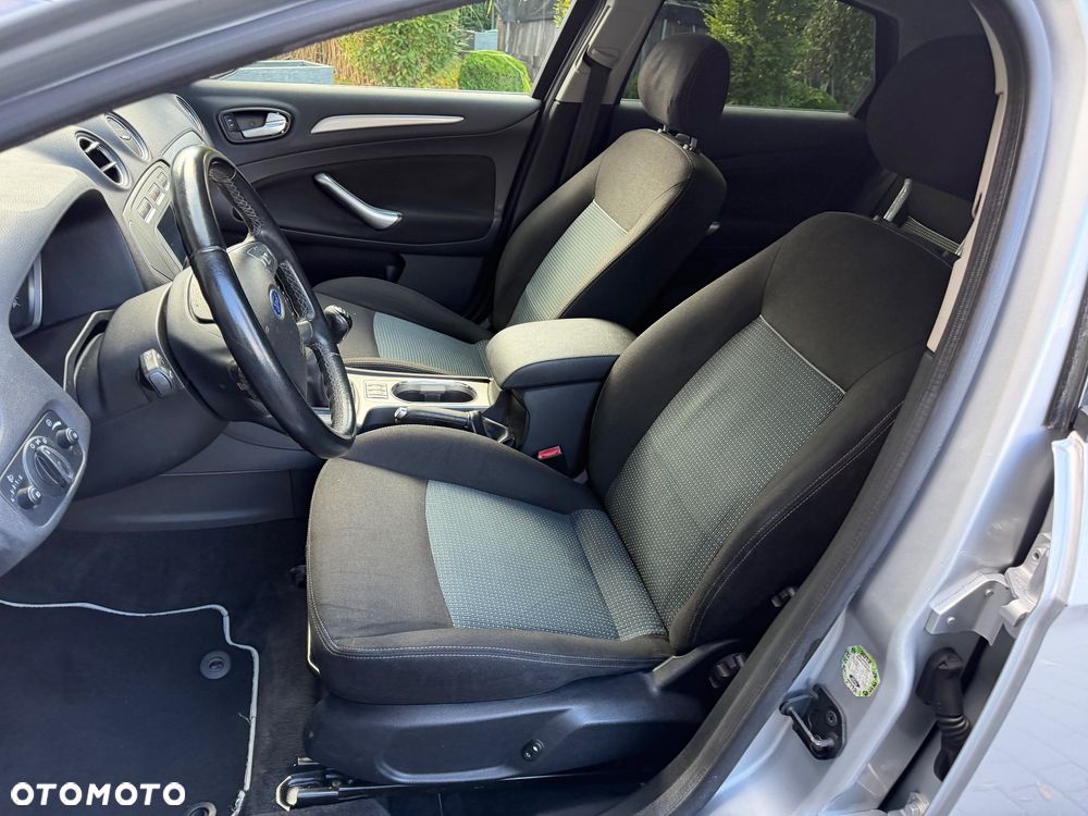Ford Mondeo - 17