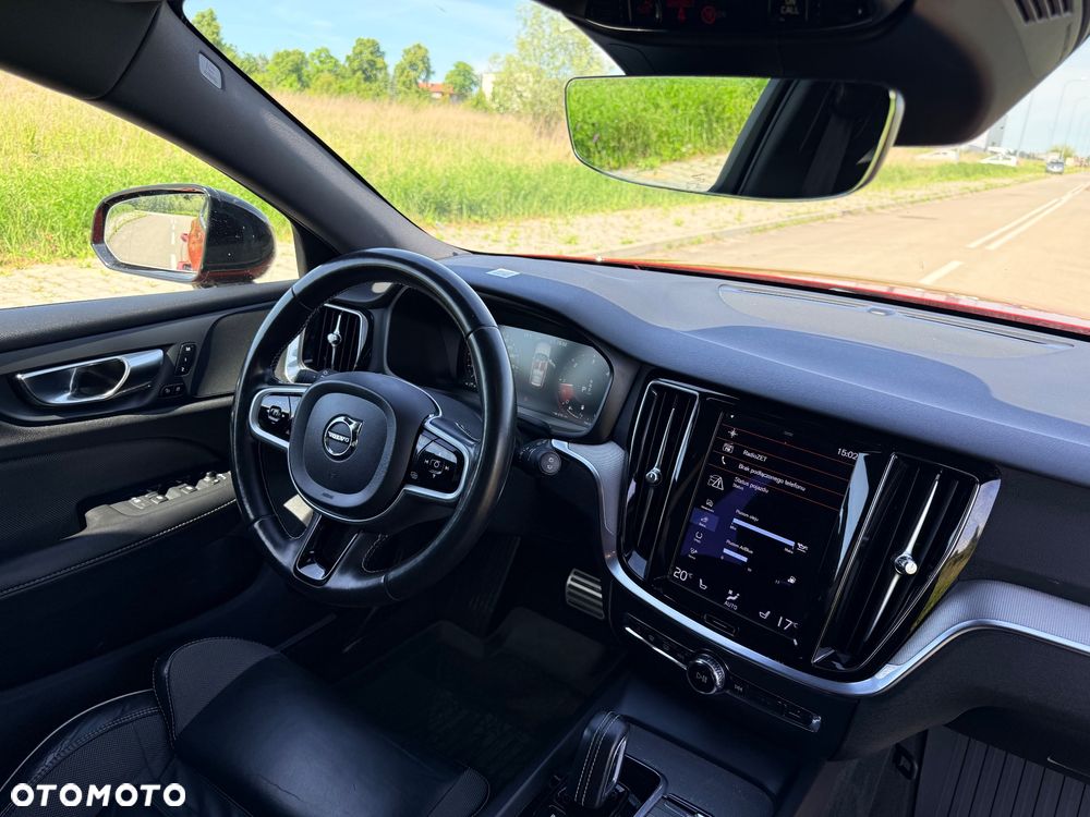 Volvo V60 B4 D R-Design - 29
