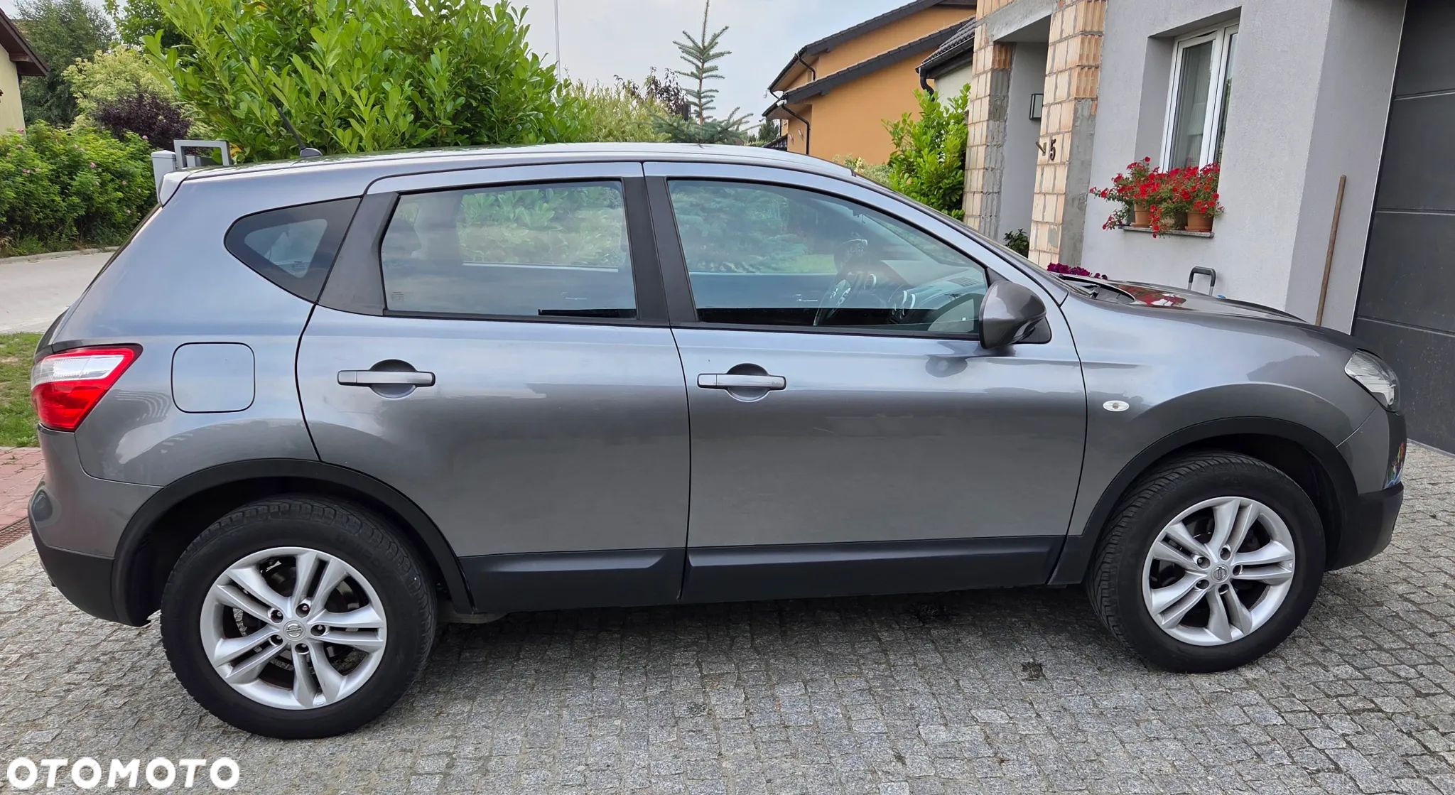 Nissan Qashqai - 1