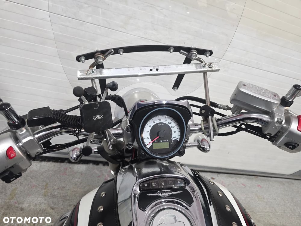 Suzuki Intruder - 35